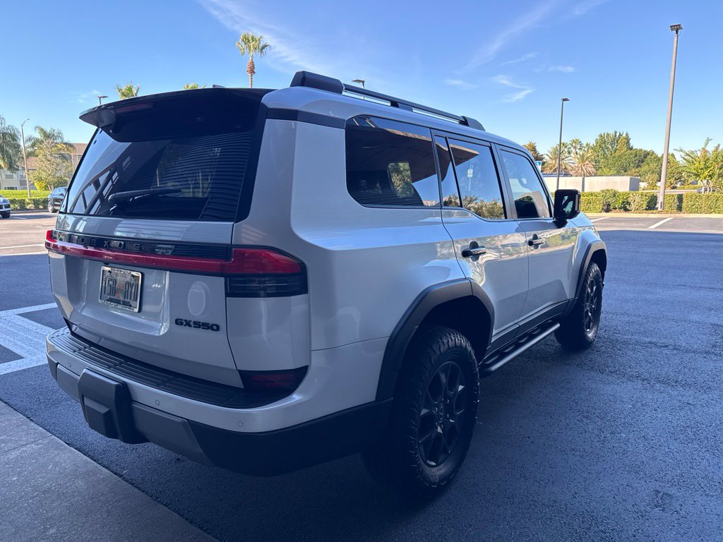 Used 2024 Lexus GX 550 AWD/4WD image 4