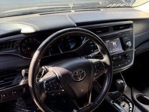 Used 2018 Toyota Avalon XLE w/ Carpet Mat Package FWD image 12