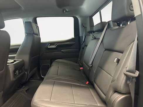 Used 2022 Chevrolet Silverado 1500 LT Trail Boss w/ LT Trail Boss Premium Package AWD/4WD image 13