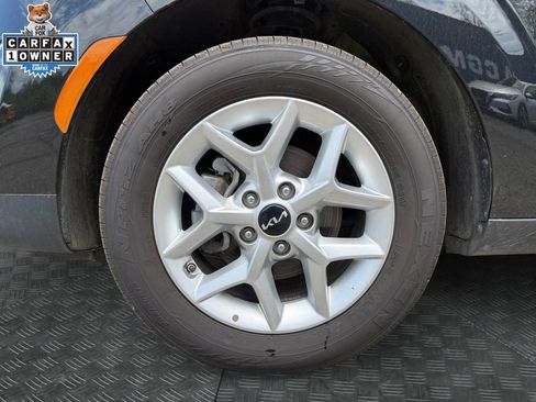 Certified 2025 Kia Soul LX w/ LX Technology Package FWD image 20