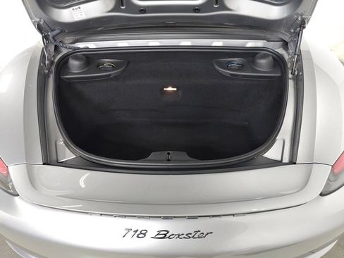 Used 2018 Porsche 718 Boxster RWD image 10