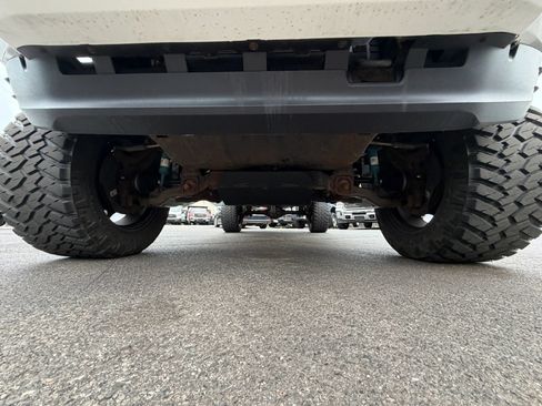 Used 2017 Toyota Tacoma SR AWD/4WD image 35