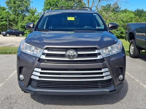 Used 2017 Toyota Highlander XLE w/ Protection Package #3 AWD/4WD image 2