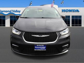 Used 2023 Chrysler Pacifica Touring-L FWD video 2