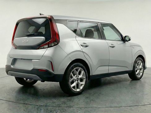 Used 2025 Kia Soul LX w/ LX Technology Package image 9