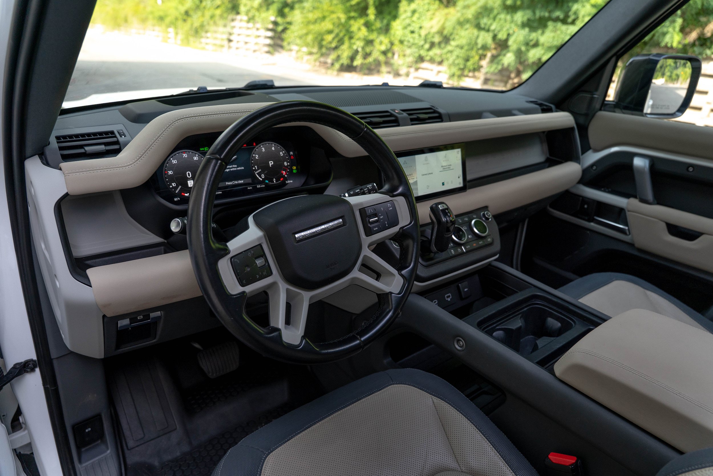Used 2023 Land Rover Defender 110 X-Dynamic SE AWD/4WD image 3