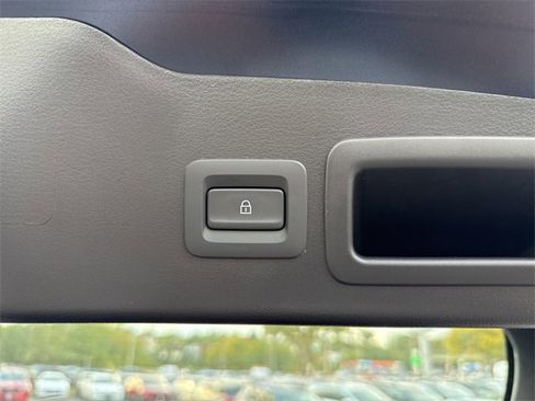 Used 2025 MAZDA MAZDA3 s image 28