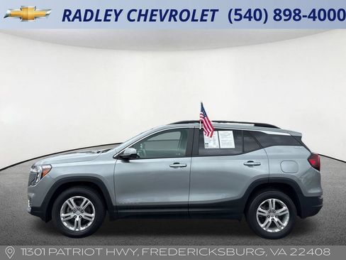 Used 2023 GMC Terrain SLE w/ Driver Convenience Package AWD/4WD image 17