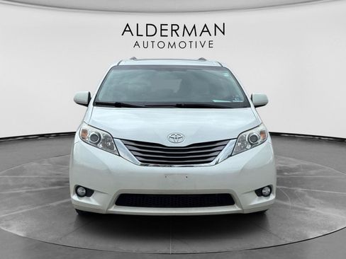 Used 2016 Toyota Sienna XLE Premium FWD image 8