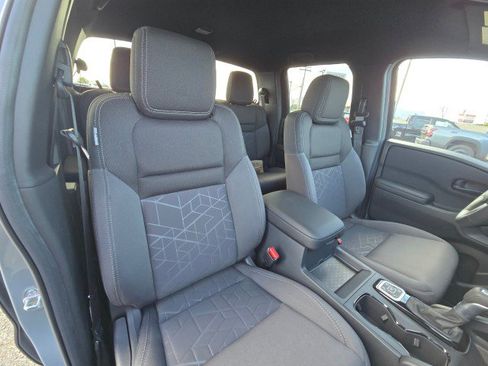 New 2026 Nissan Frontier SV w/ SV Convenience Package AWD/4WD image 13