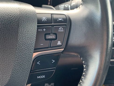 Used 2025 Toyota Camry SE FWD image 13