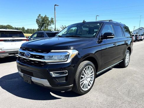 Used 2024 Ford Expedition Limited AWD/4WD image 4