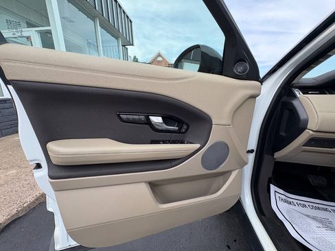 Used 2017 Land Rover Range Rover Evoque SE AWD/4WD image 17