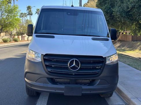 Used 2022 Mercedes-Benz Sprinter 1500 image 3