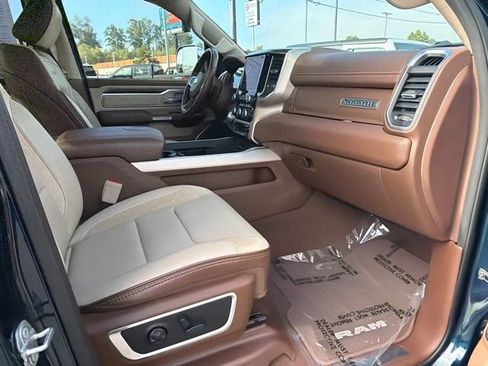 Used 2019 RAM 1500 Laramie AWD/4WD image 9