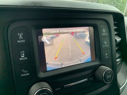 Used 2020 RAM 1500 Big Horn AWD/4WD image 30