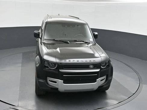 Used 2025 Land Rover Defender 110 S AWD/4WD image 37