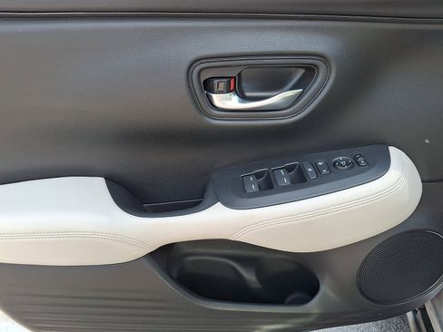Certified 2024 Honda HR-V LX image 11