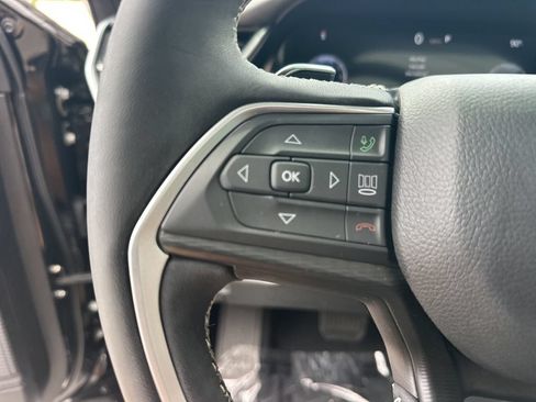 Used 2024 Jeep Grand Cherokee Altitude AWD/4WD image 29