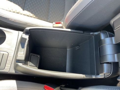 Used 2022 Ford Escape SE w/ SE Sport Appearance Package image 26