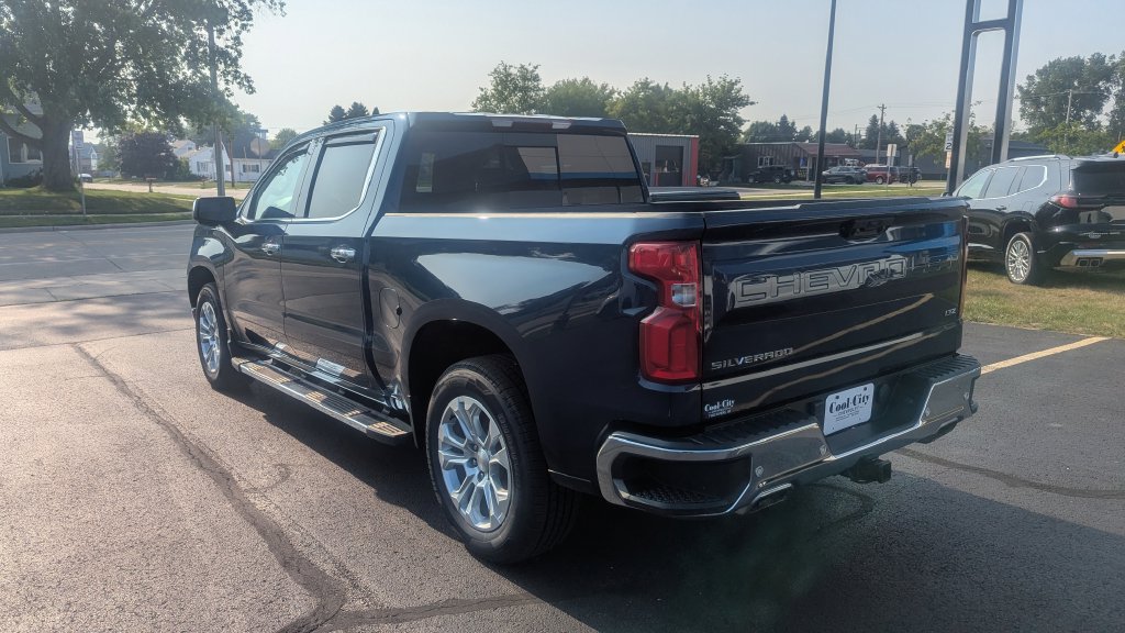 Used 2023 Chevrolet Silverado 1500 LTZ AWD/4WD image 7