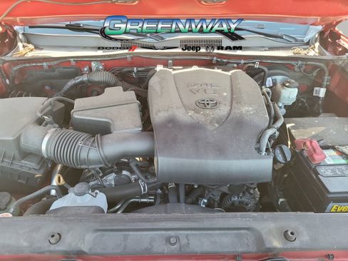 Used 2022 Toyota Tacoma TRD Sport w/ TRD Premium Sport Package image 9