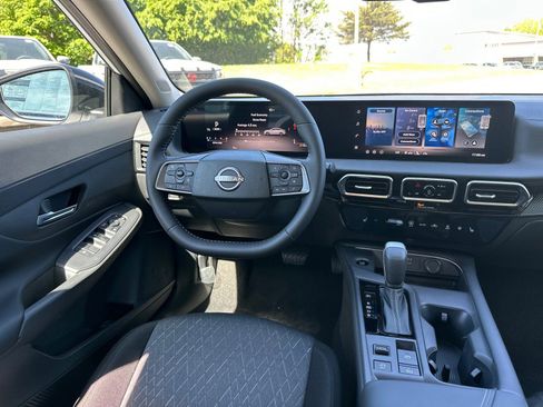 New 2026 Nissan Sentra SV w/ SV Convenience Package FWD image 18