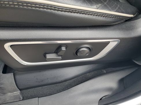 Used 2022 RAM 1500 Laramie AWD/4WD image 7