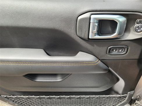 Used 2021 Jeep Wrangler Unlimited Sahara image 28