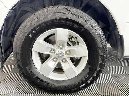 Used 2021 RAM 1500 Classic SLT RWD image 36