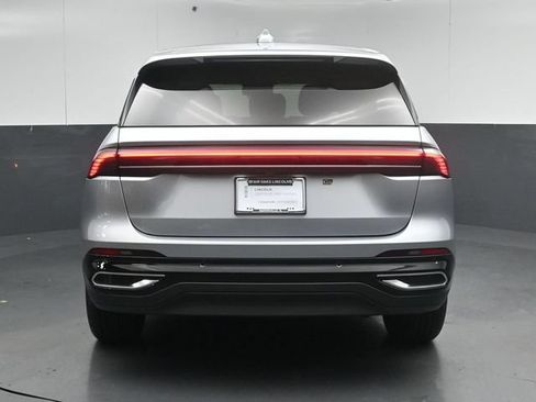Certified 2025 Lincoln Nautilus Premier AWD/4WD image 2