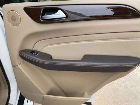 Used 2015 Mercedes-Benz ML 350 2WD w/ Premium 1 Package image 50