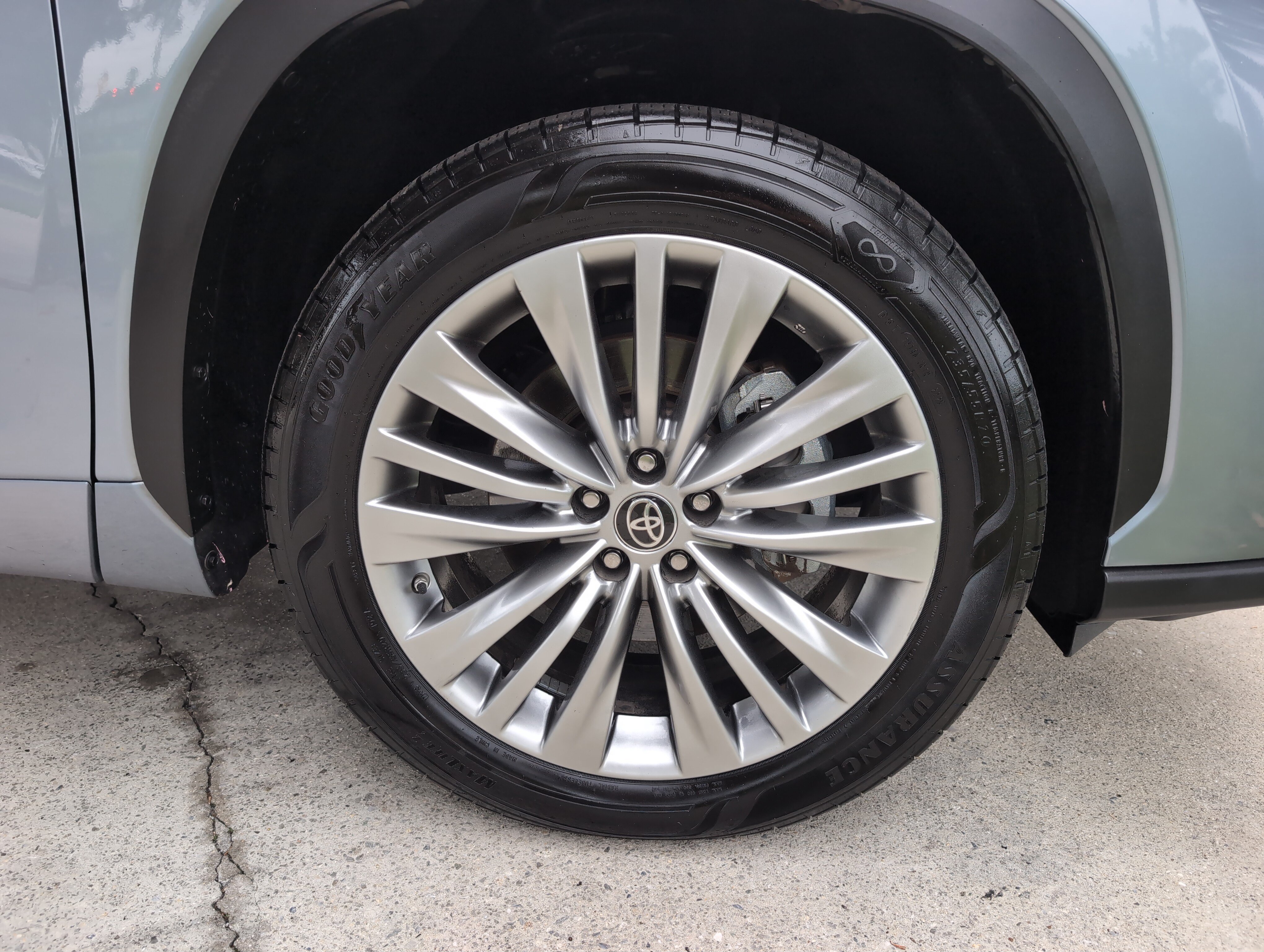 Used 2022 Toyota Highlander Platinum FWD image 13