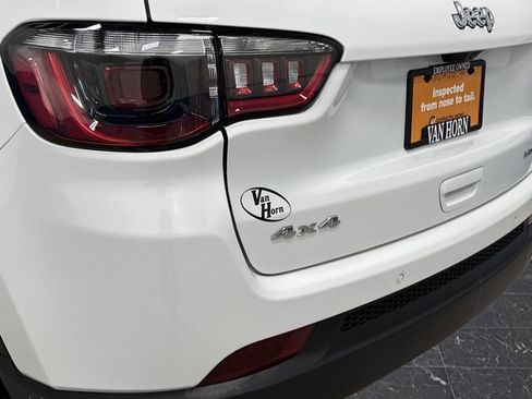 Used 2024 Jeep Compass Limited image 31