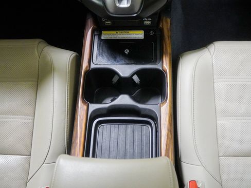 Used 2020 Honda CR-V Touring image 32