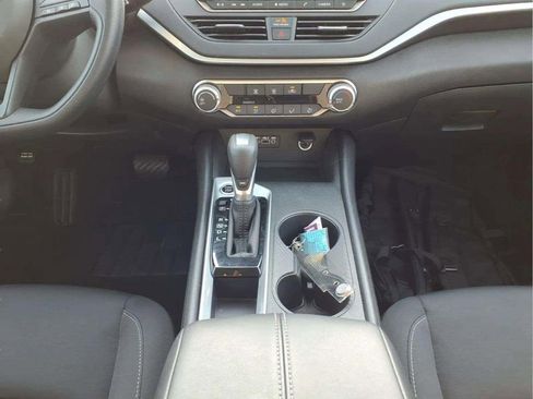 Used 2025 Nissan Altima 2.5 S FWD image 12