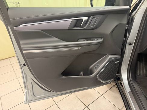 Used 2025 Buick Enclave Sport Touring image 33