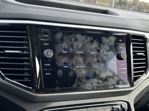 Used 2022 Volkswagen Atlas SEL R-Line image 23