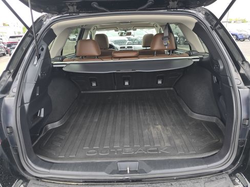 Used 2018 Subaru Outback 2.5i Touring AWD/4WD image 16