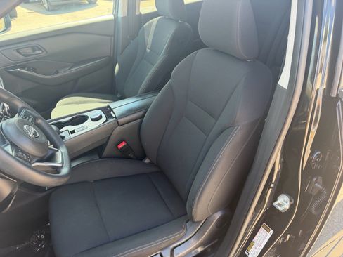 Used 2024 Nissan Rogue S AWD/4WD image 25