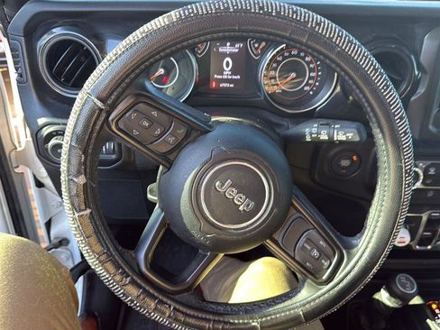 Used 2023 Jeep Wrangler Unlimited Sport image 4