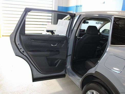 Used 2023 Honda CR-V EX image 16