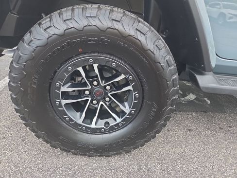 Used 2024 Jeep Wrangler Unlimited Rubicon AWD/4WD image 19