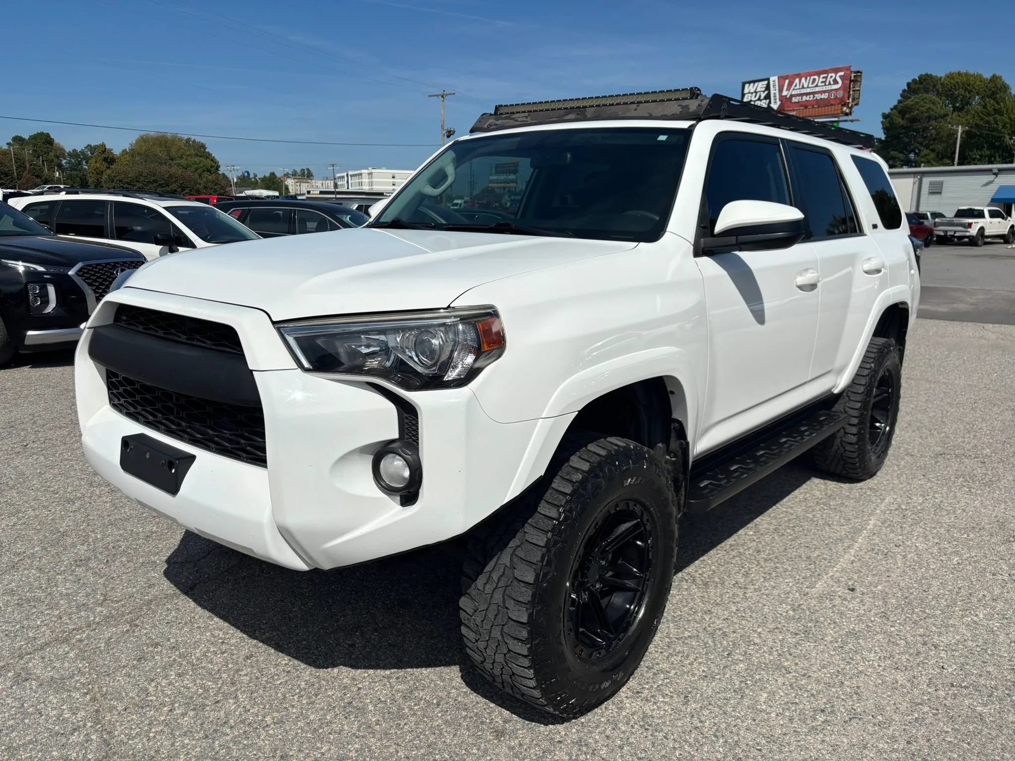 Used 2019 Toyota 4Runner SR5 AWD/4WD image 9