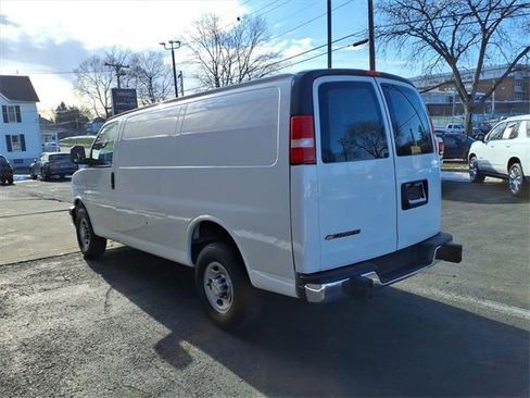 Used 2022 Chevrolet Express 2500 w/ Driver Convenience Package image 7