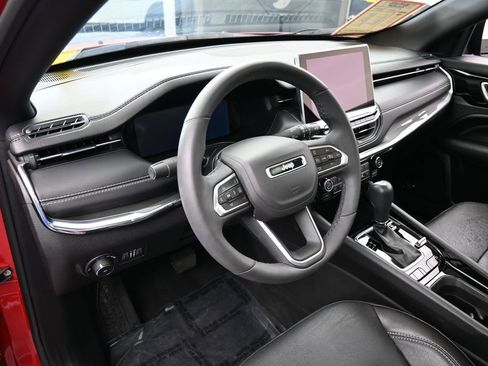 Used 2023 Jeep Compass High Altitude AWD/4WD image 10