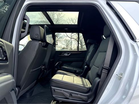 New 2026 GMC Yukon Denali image 9