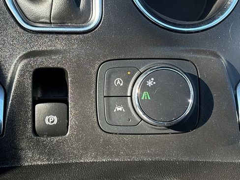 Certified 2023 Chevrolet Traverse LT image 17