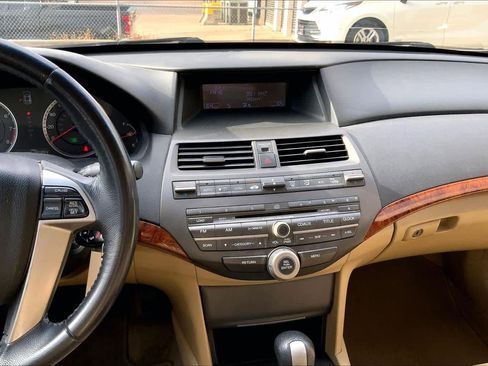 Used 2011 Honda Accord EX-L image 6