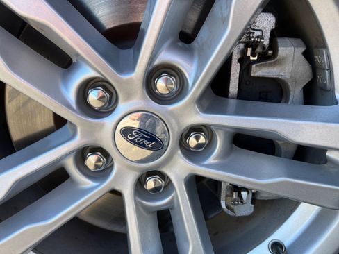 Used 2023 Ford Explorer XLT w/ Equipment Group 202A image 31